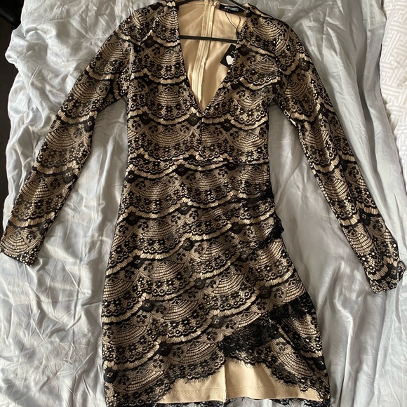 BNWT MISSGUIDED NUDE LACE LONG SLEEVE DRESS - Size 8 - Picture 3 of 5